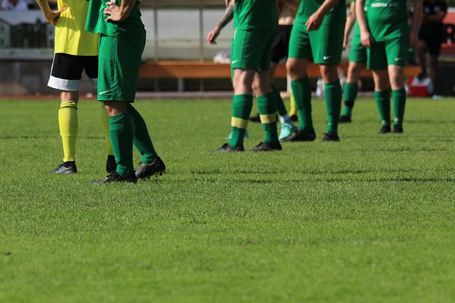 土媒：加拉塔萨雷&费内巴切都推出激励措施，高层许诺赢就发奖金.